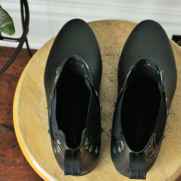 London Fog Black Chelsea rain boots w studs size 7 - Picture 6 of 7